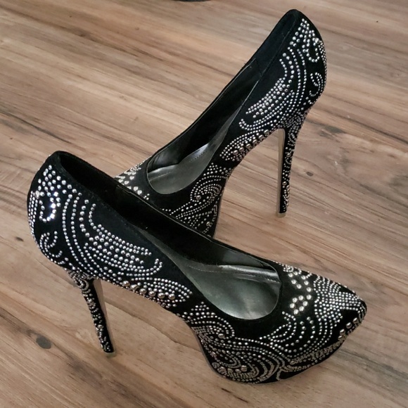 Heels - Picture 1 of 1